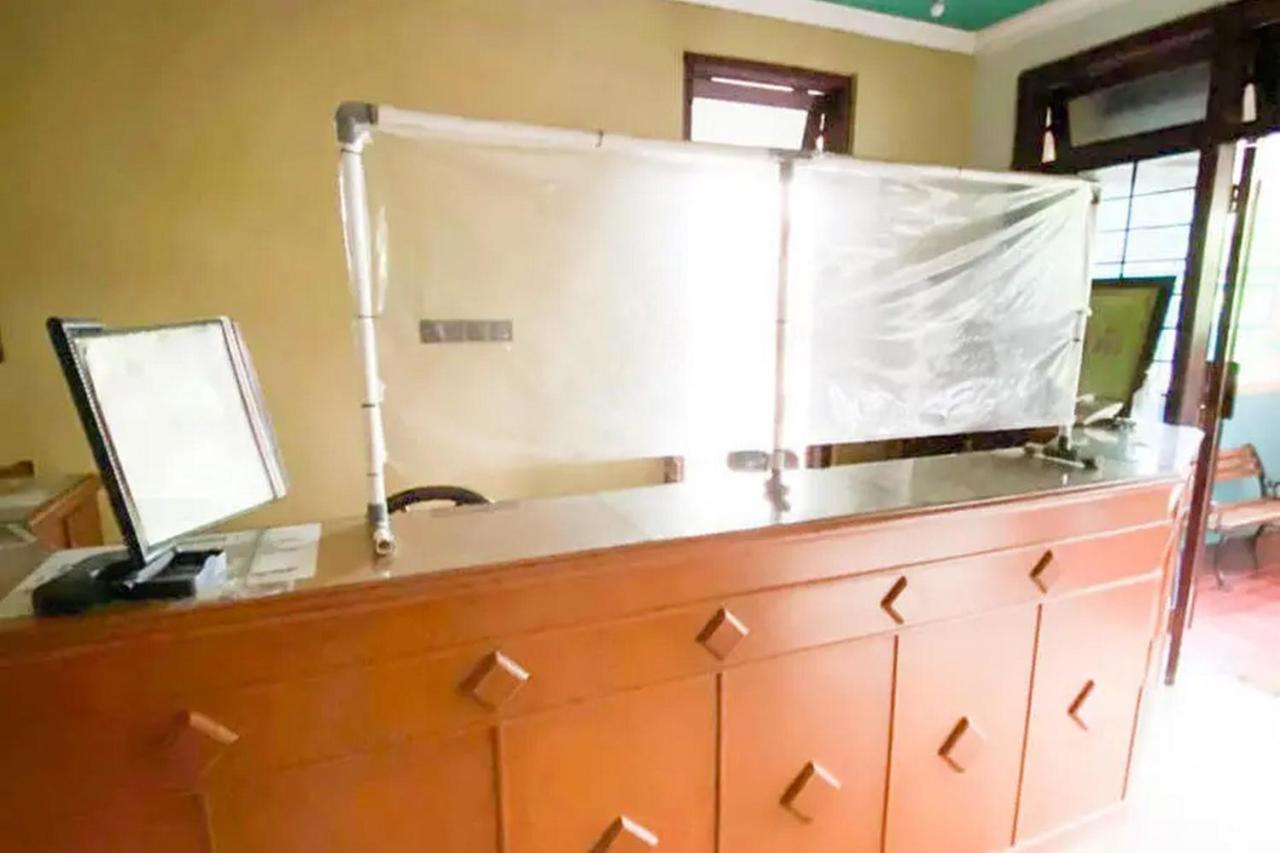 Hotel Shabine Rungkut Mitra Reddoorz Surabaya Buitenkant foto